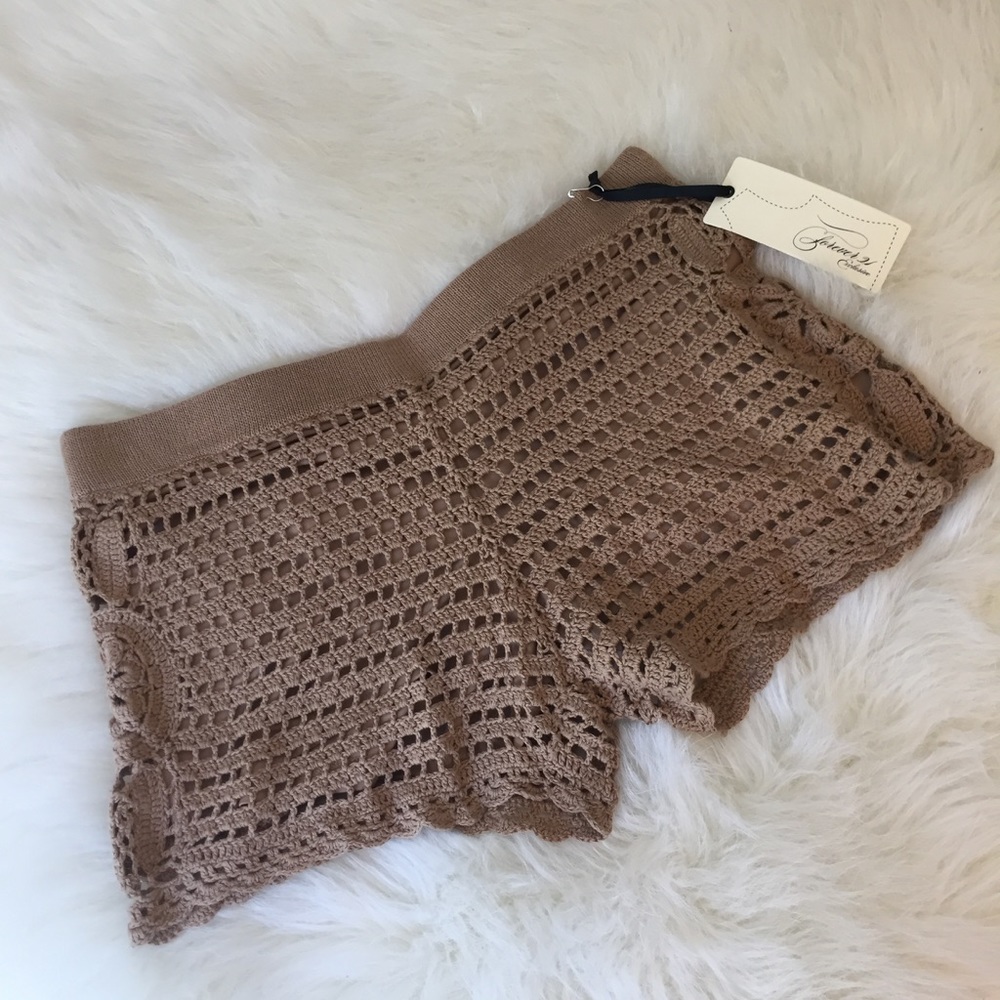 { 💋 crotchet shorts }